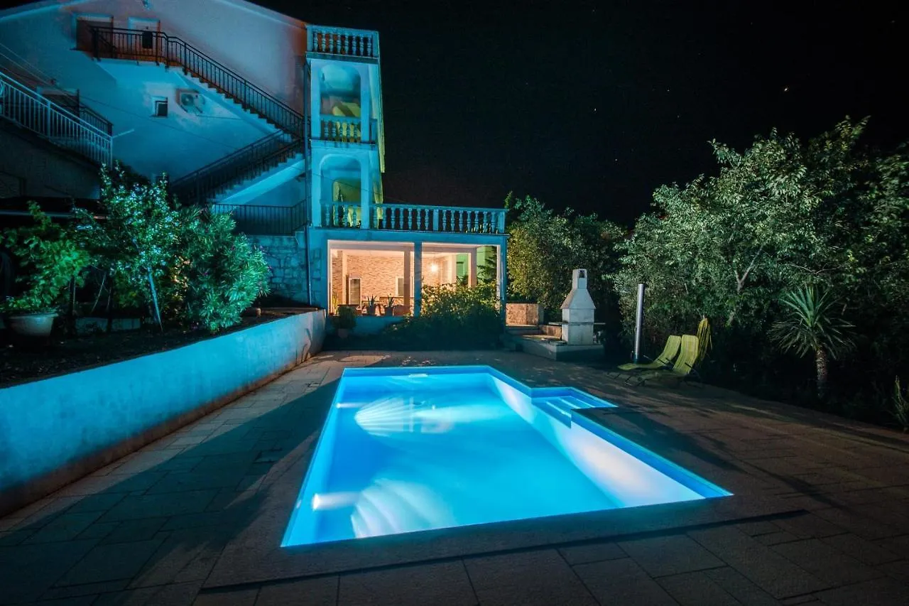 Apartments With A Swimming Pool Dramalj, Crikvenica - 5551 Dramalj