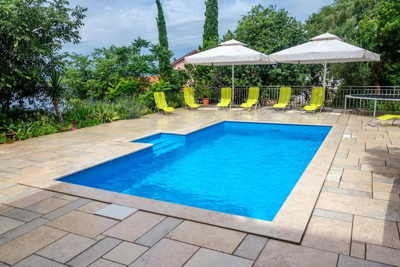 Apartments With A Swimming Pool Dramalj, Crikvenica - 5551 0*, Dramalj