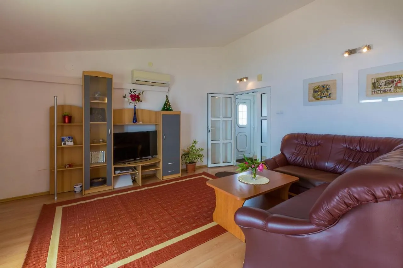 Apartments With A Swimming Pool Dramalj, Crikvenica - 5551 0*, Dramalj