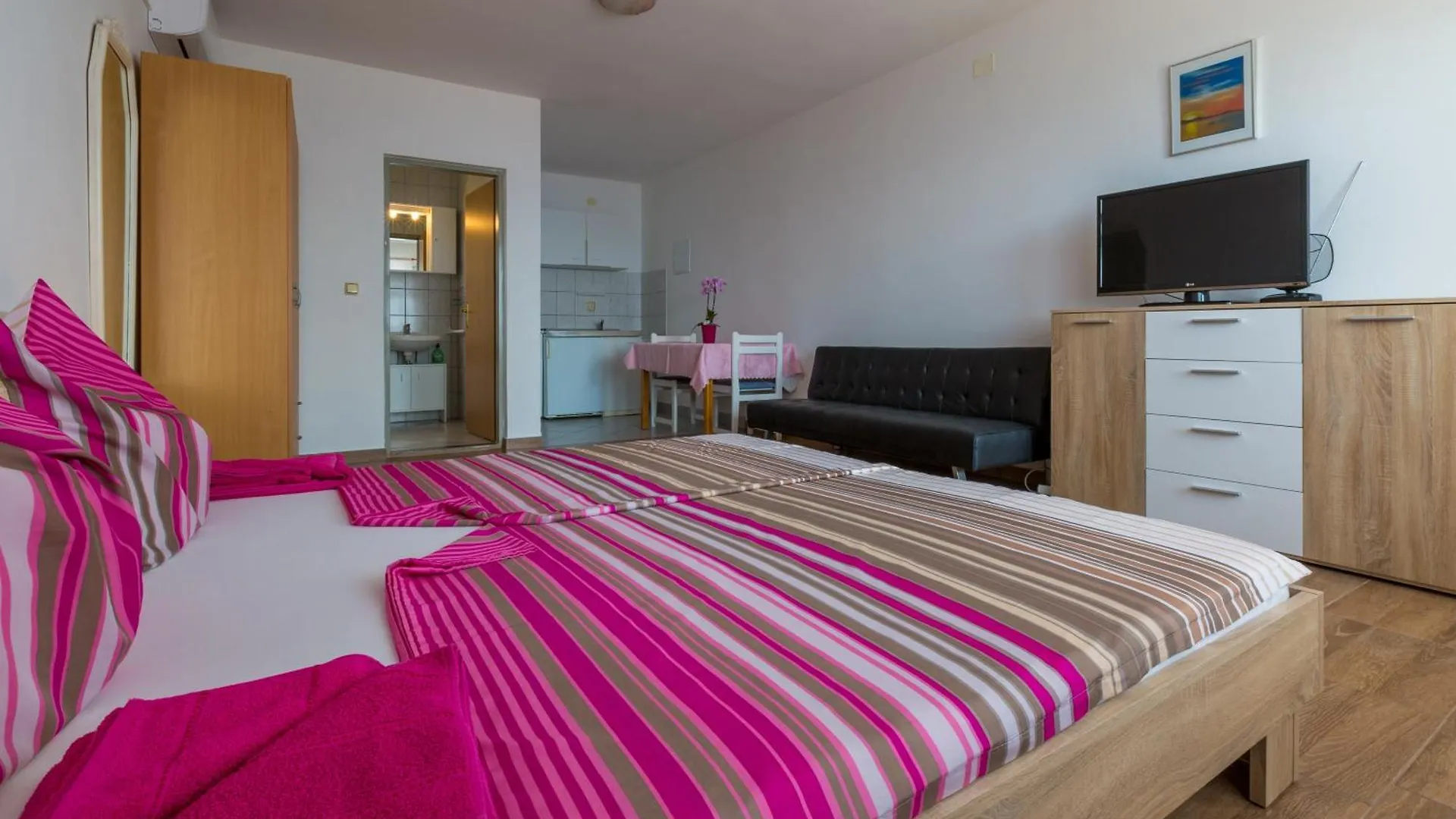 Apartments With A Swimming Pool Dramalj, Crikvenica - 5551 0*, Dramalj